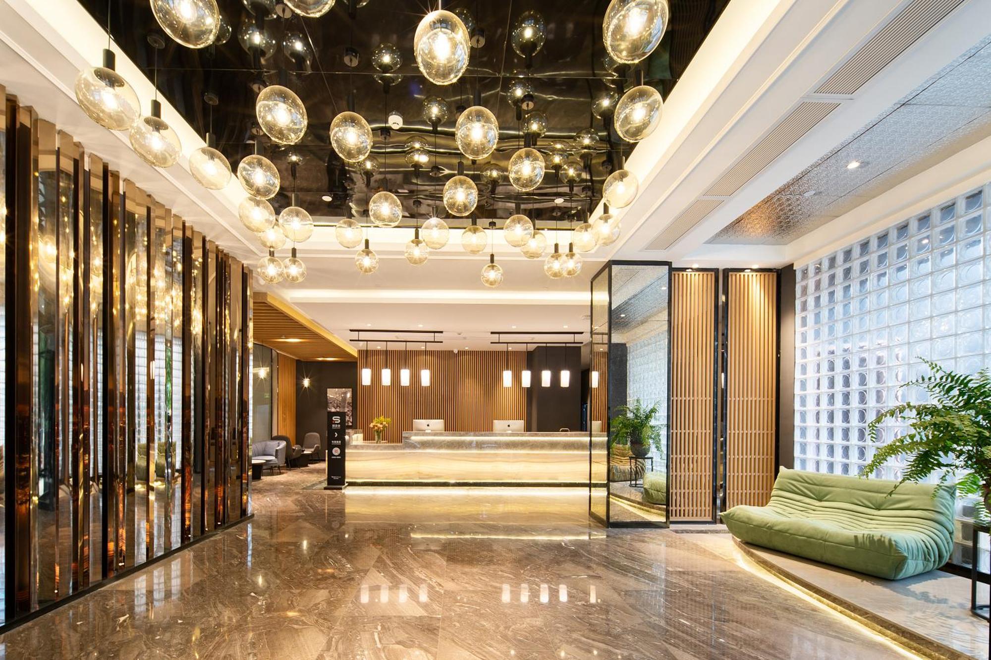Langham Honor International Hotel Canton Fair Complex Branch - Free Shuttle To Canton Fair Complex During Canton Fair Period & Free Mini Bar Eksteriør billede