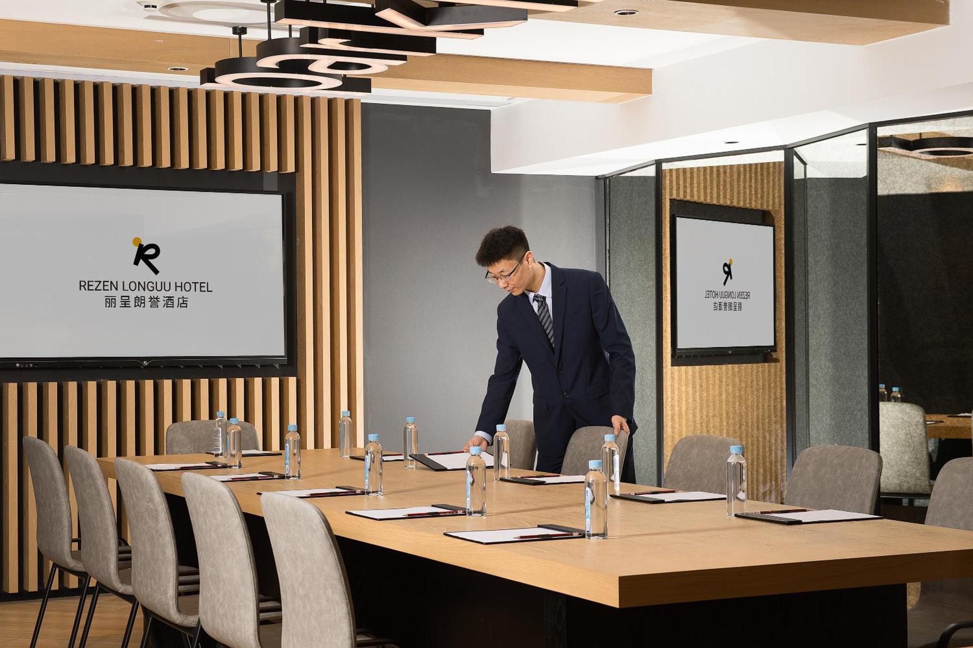 Langham Honor International Hotel Canton Fair Complex Branch - Free Shuttle To Canton Fair Complex During Canton Fair Period & Free Mini Bar Eksteriør billede