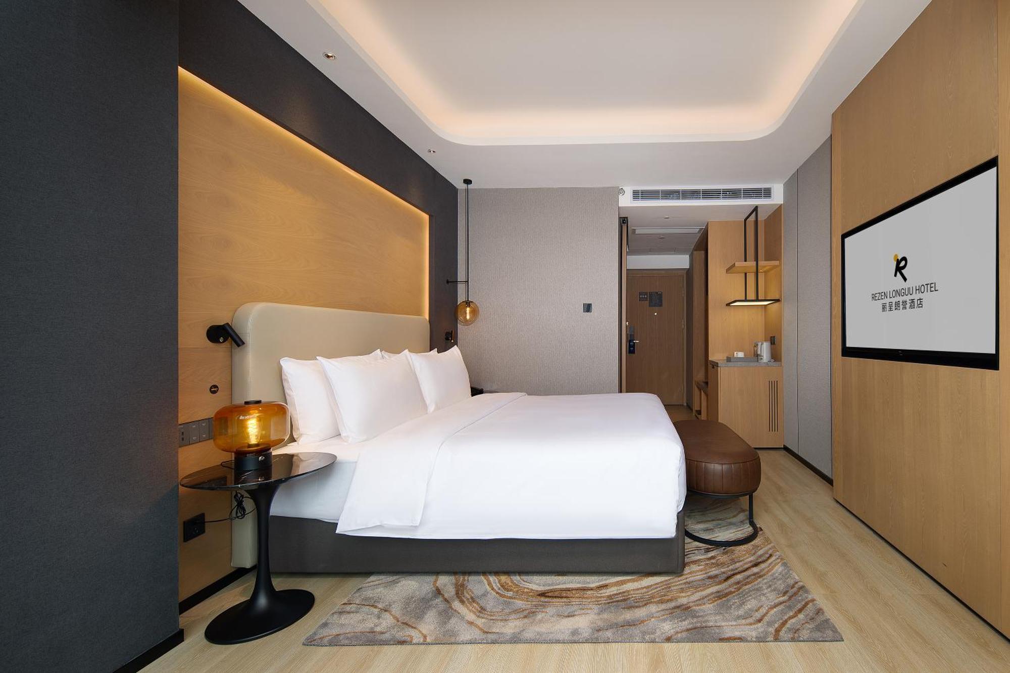 Langham Honor International Hotel Canton Fair Complex Branch - Free Shuttle To Canton Fair Complex During Canton Fair Period & Free Mini Bar Eksteriør billede